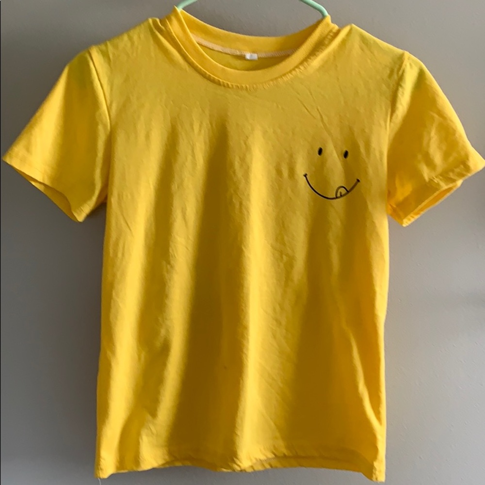 Yellow tee shirt